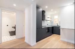 BRAND NEW DESIGN FLAT IN A REFURBISHED HISTORIC ESTATE, Barcelona 08002