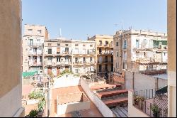 BRAND NEW DESIGN FLAT IN A REFURBISHED HISTORIC ESTATE, Barcelona 08002