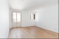 BRAND NEW DESIGN FLAT IN A REFURBISHED HISTORIC ESTATE, Barcelona 08002