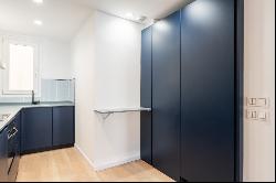 BRAND NEW DESIGN FLAT IN A REFURBISHED HISTORIC ESTATE, Barcelona 08002