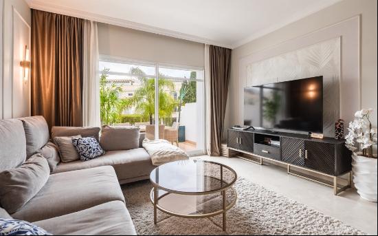 Triplex for sale in Málaga, Marbella, Aloha Gardens, Marbella 29660