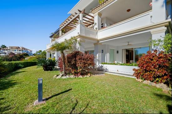 Apartment for sale in Málaga, Marbella, Monte Paraiso, Marbella 29602