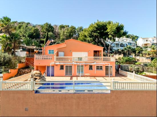 Detached villa in El Montgó, Dénia - Space, privacy and views in, Dénia 03700