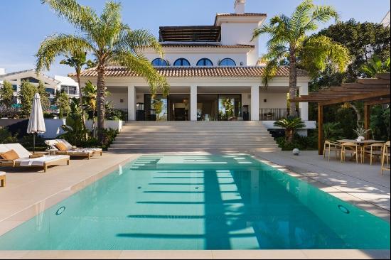 Villa for sale in Málaga, Marbella, Los Naranjos Golf, Marbella 29660