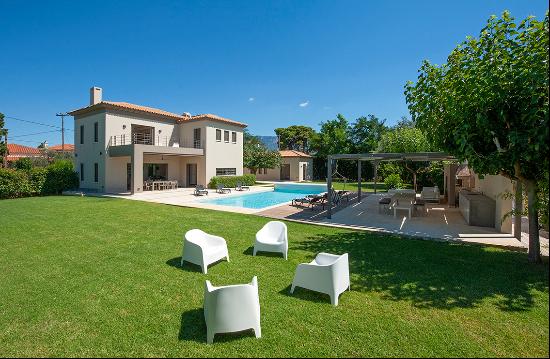 The Azure Perimeter Estate: An Architectural Masterpiece in Akrata