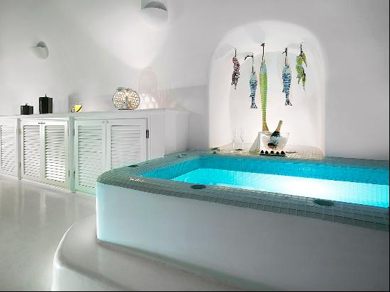 Exclusive Cave Suite in Oia – Dual Jacuzzis & Panoramic Caldera Views-  ID:955689
