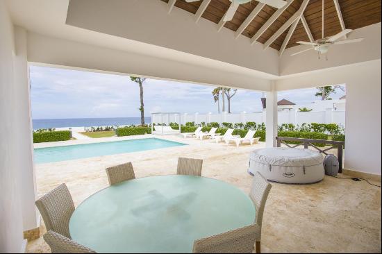 Contemporary Oceanfront Villa in an Exclusive Caribbean Resort Community