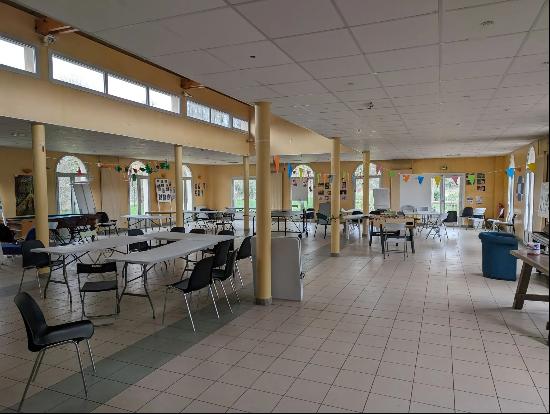 40km From Paris 11,148m2 Built Annual Rent 800,000eur Commercial And Investment Opportuni