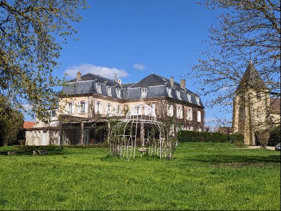 4 Star Château Hotel 50 Km From Paris 21 Rooms With Option Of Expansion To 80 Rooms - 291