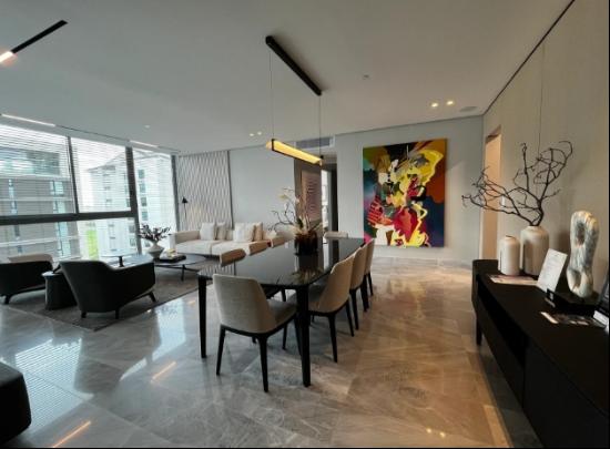 Modern And Elegant Apartment In Santa Maria, In The Ivy