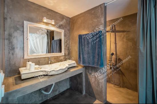 Rare Luxury Stone Villa In Serifos Port – 100m From The Beach With Golden Visa ID : 23955