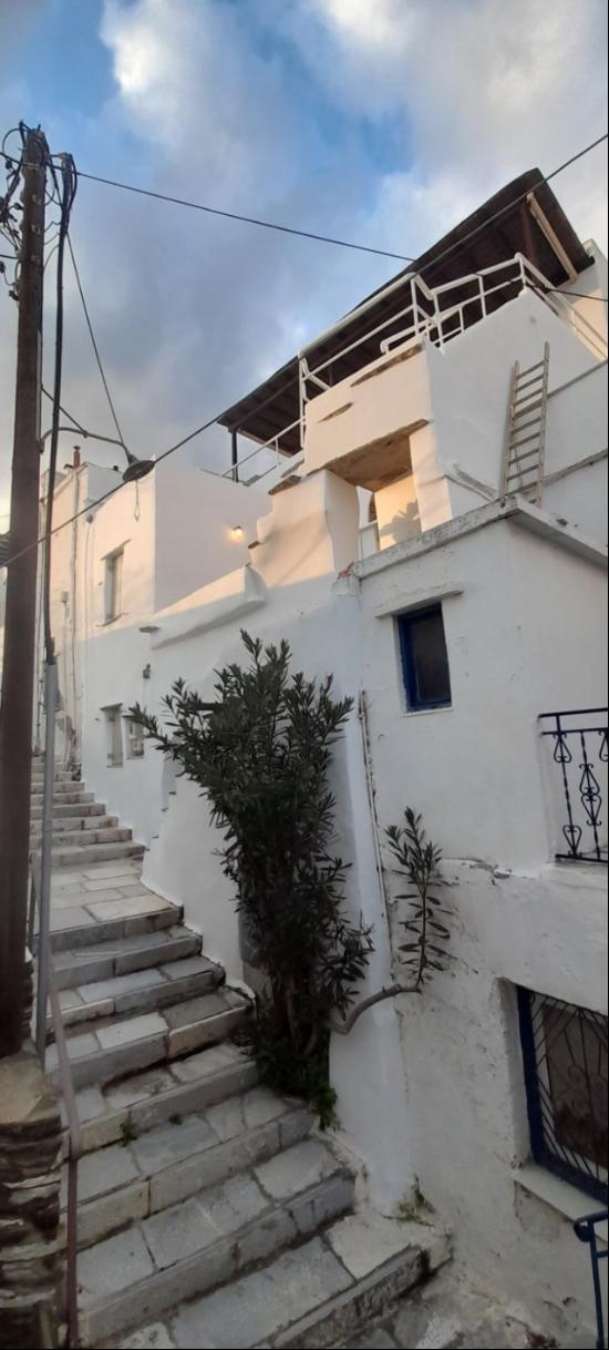 Traditional 3-Story Sea-View Villa in Kardiani, Tinos ID: 