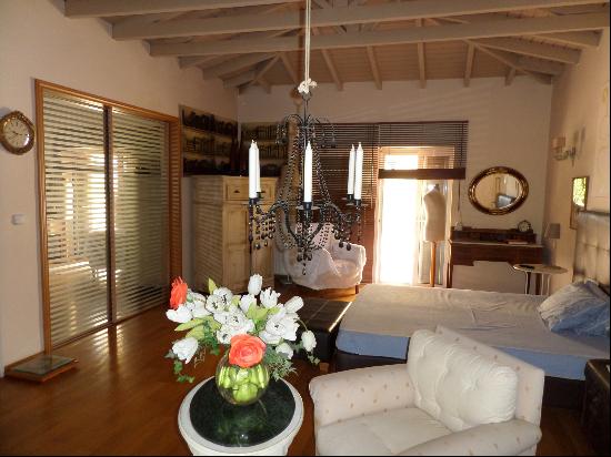 Luxury 480m² Villa in Ano Chalandri – Premium Living & Investment ID: 1905178