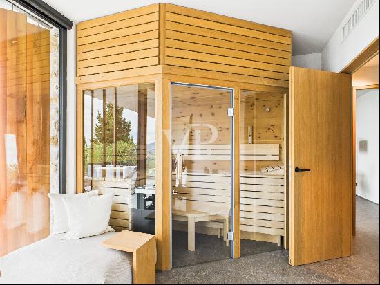 Esclusiva villa di design con vista sulla baia di Garda – stile, tranquillità e lusso mediterraneo