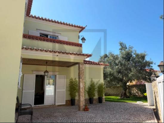 4 Bedroom House with Garage and Outdoor Space | Carvoeira – A few minutes from Ericeira