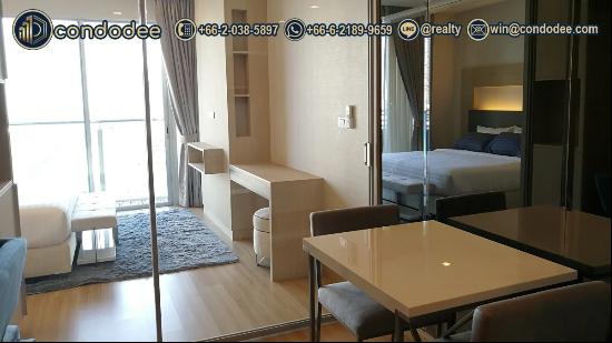Premium 1-Bedroom Condo for Sale near BTS Phra Khanong at Sky Walk Condominium