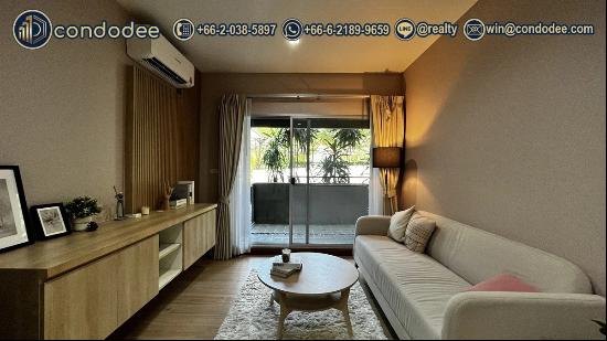 2-Bedroom Condo with Direct Pool Access at The Seed Musee, Phrom Phong