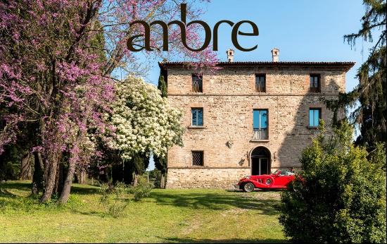 Prestigious Historic Villa With Views Over The Hills Of Bertinoro