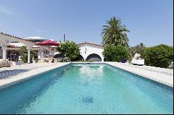 Centrally house with 30m mooring in Empuriabrava