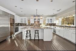 Stylish & Private in Southampton Village