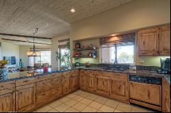 Fabulous cozy and comfortable Cochise Ridge home