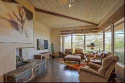 Fabulous cozy and comfortable Cochise Ridge home