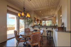 Fabulous cozy and comfortable Cochise Ridge home